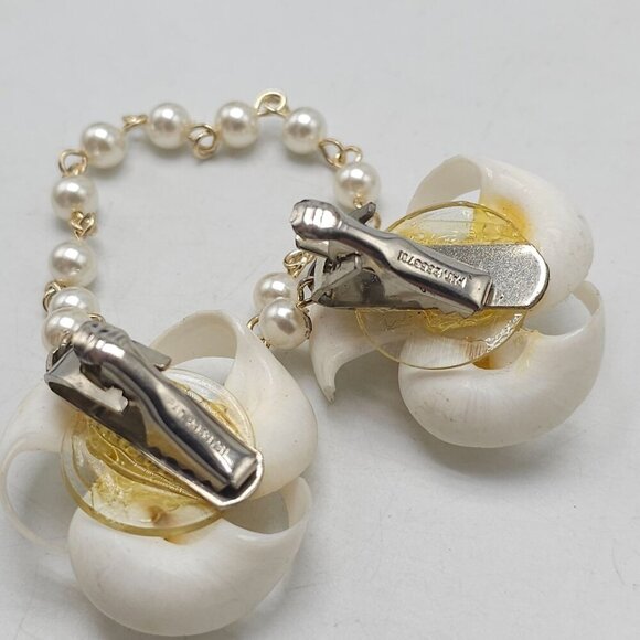 Vintage Shell Pearl Clip-On Sweater Guard Chain 1950s Retro Jewelry Accessory - Picture 3 of 4